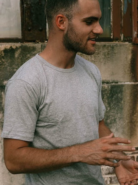 Taita Tee in Gray