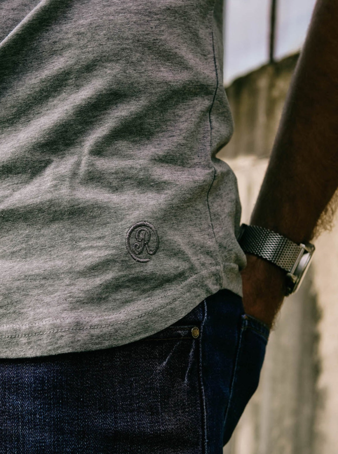 Taita Tee in Gray